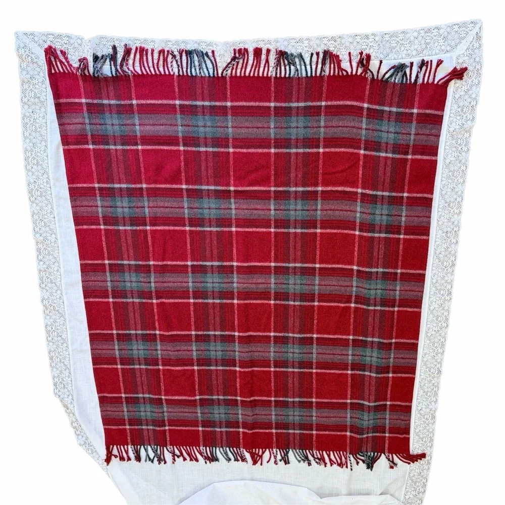 Roca Home Portuguese Red Plaid Throw Blanket